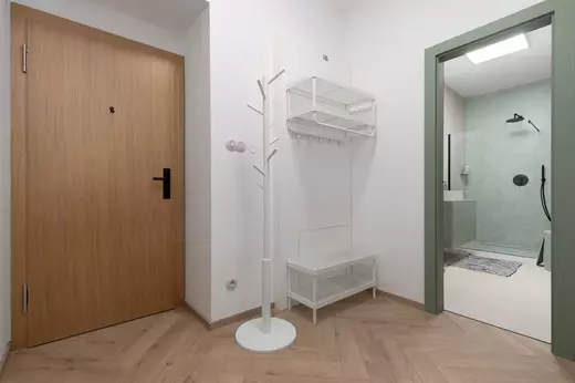 Předsíň s věšákem
